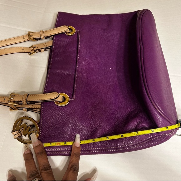 Michael Kors purse - Picture 5 of 10